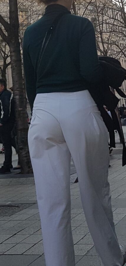 Milf with white pants VTL (candid) 14 of 19 pics