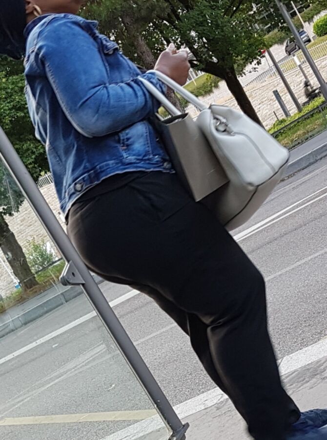 Nice Black Granny with Buttcrack (candid) 2 of 27 pics