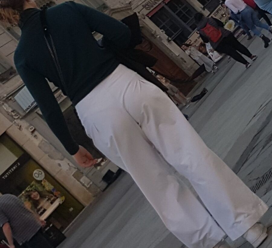 Milf with white pants VTL (candid) 9 of 19 pics