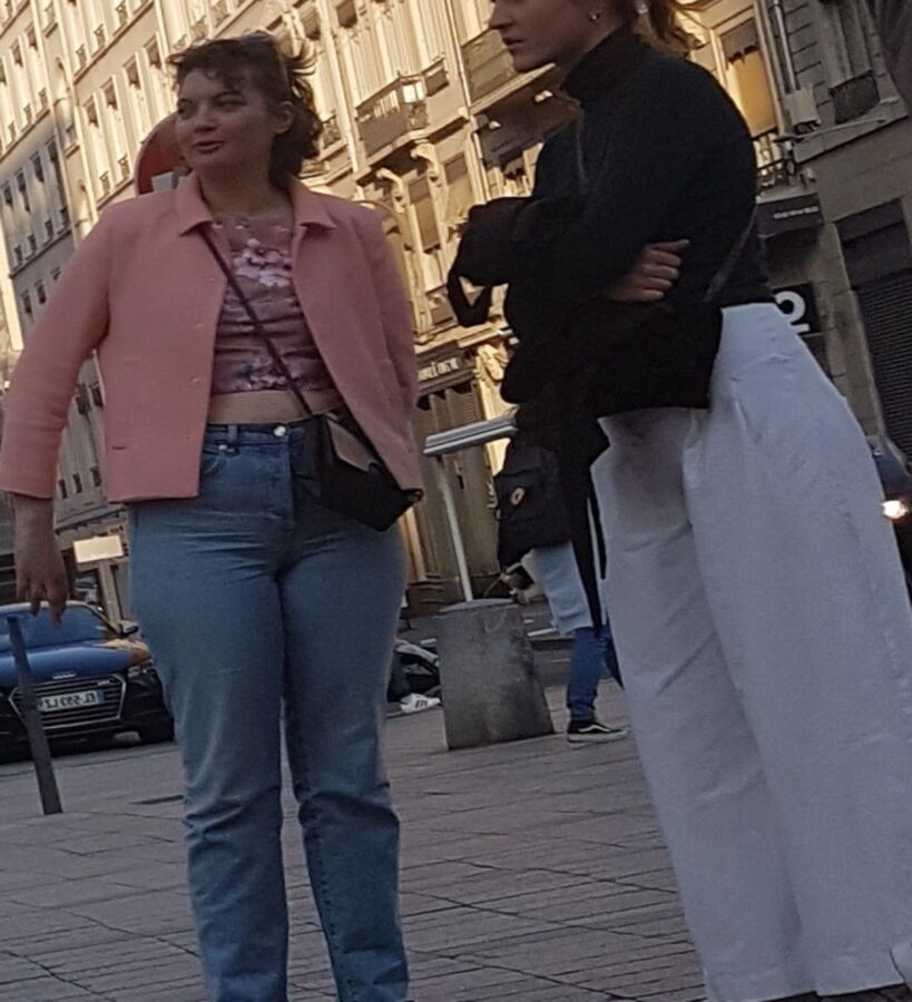 Milf with white pants VTL (candid) 2 of 19 pics