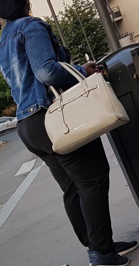 Nice Black Granny with Buttcrack (candid) 11 of 27 pics