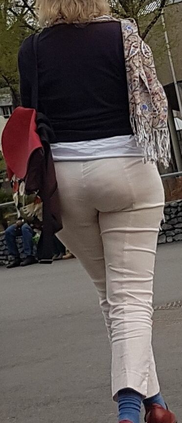 Wonderful Granny with See Trough Thong (candid) 5 of 37 pics