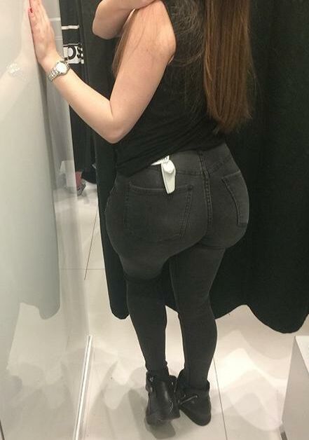 Selfie girl with big butt 2 of 3 pics