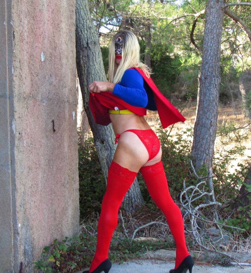 Supergirl Superwoman  8 of 17 pics