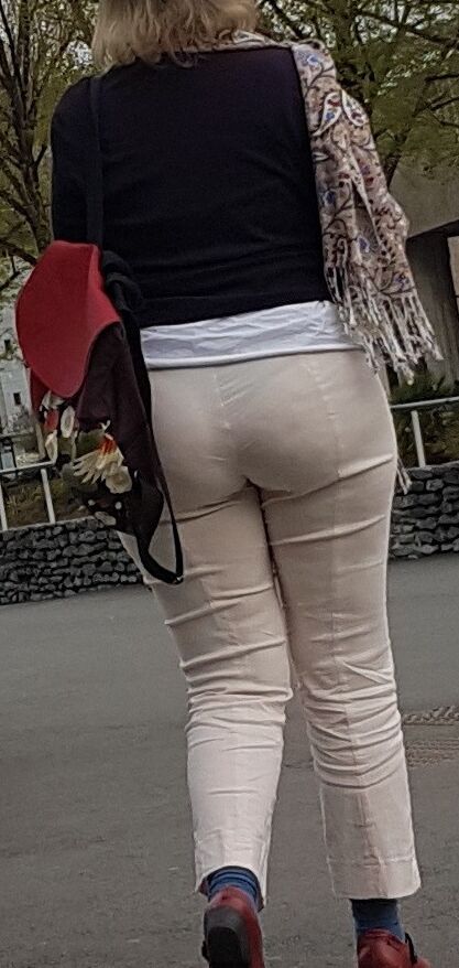 Wonderful Granny with See Trough Thong (candid) 7 of 37 pics
