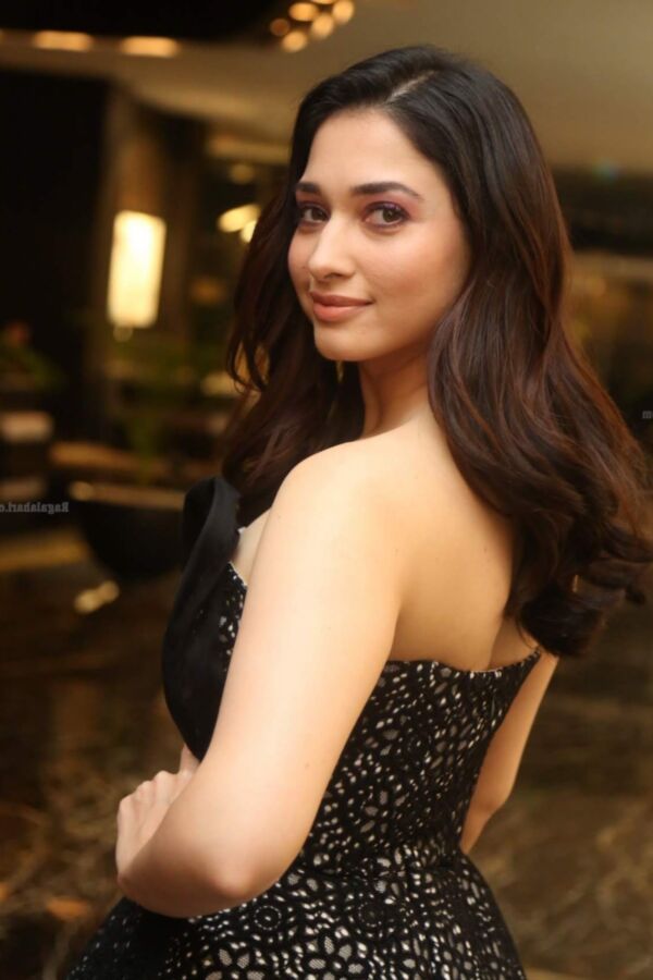 Tamannaah Bhatia - Beautiful Indian Bollywood Celeb Sexy Poses 12 of 79 pics