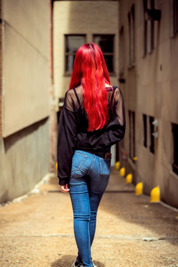 Jeans asses: First thing I check out..... 7 of 50 pics