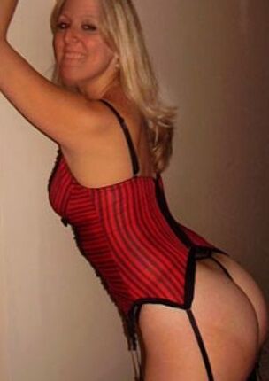 Mrs. L ... Blonde Trophy Wife 14 of 65 pics