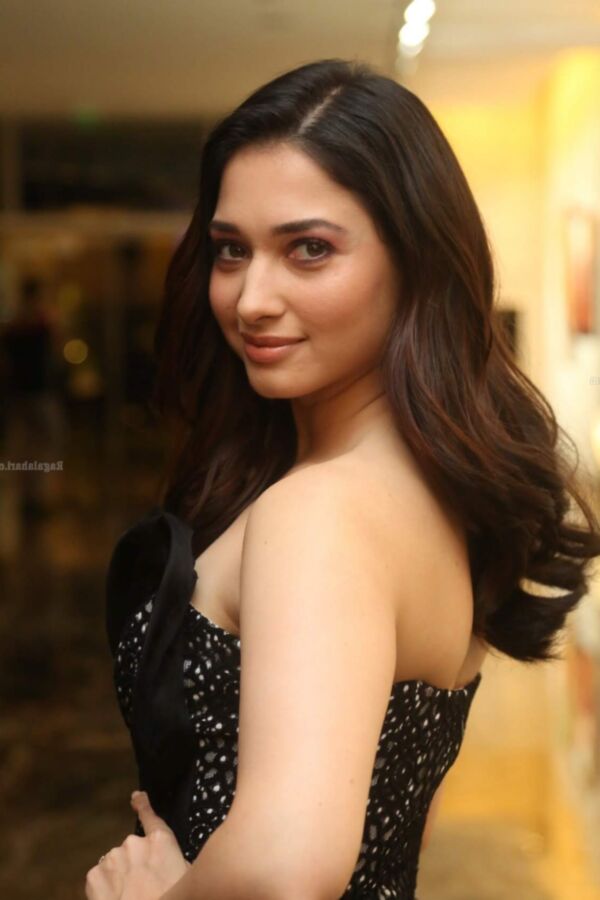 Tamannaah Bhatia - Beautiful Indian Bollywood Celeb Sexy Poses 8 of 79 pics