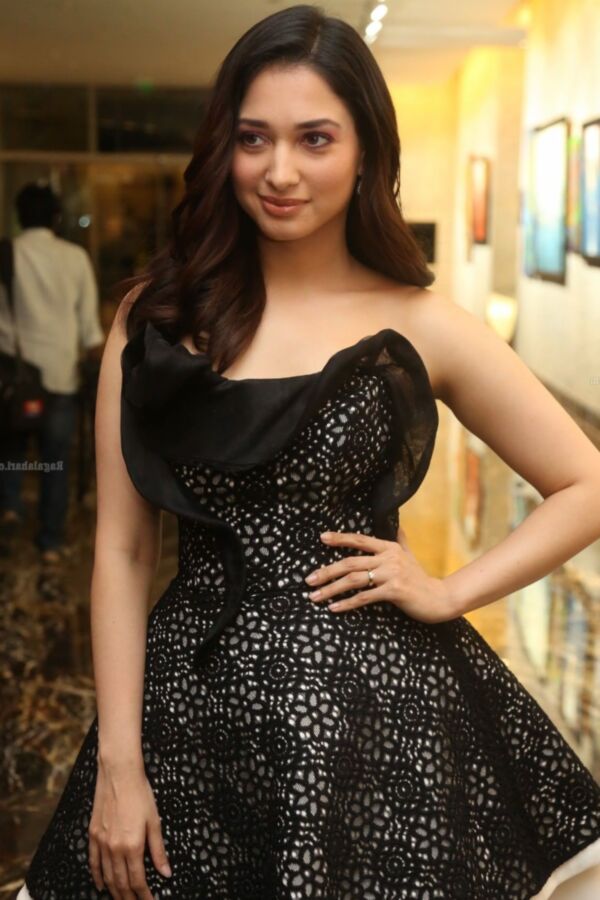 Tamannaah Bhatia - Beautiful Indian Bollywood Celeb Sexy Poses 20 of 79 pics