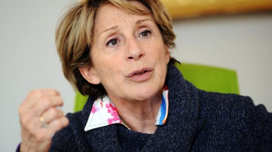 Sweet French mature politician (non-nude) 5 of 14 pics