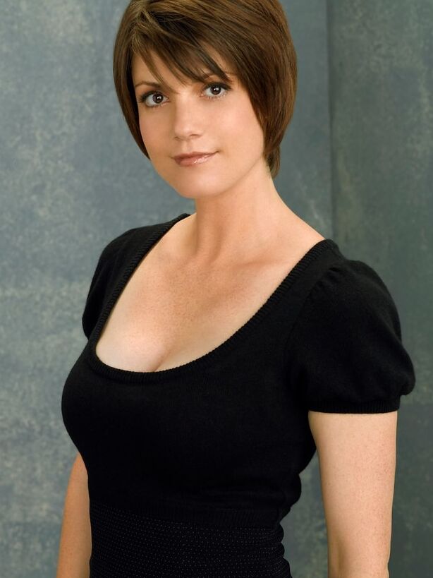 Zoe McLellan II 10 of 14 pics