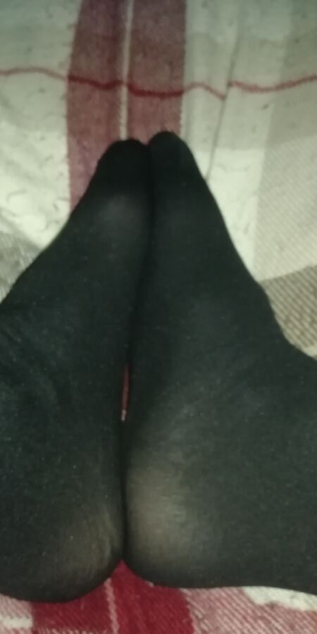 Pantyhosed Feet 6 of 8 pics