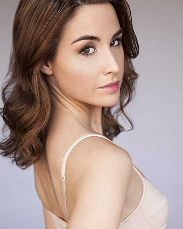 Allison Scagliotti 11 of 19 pics