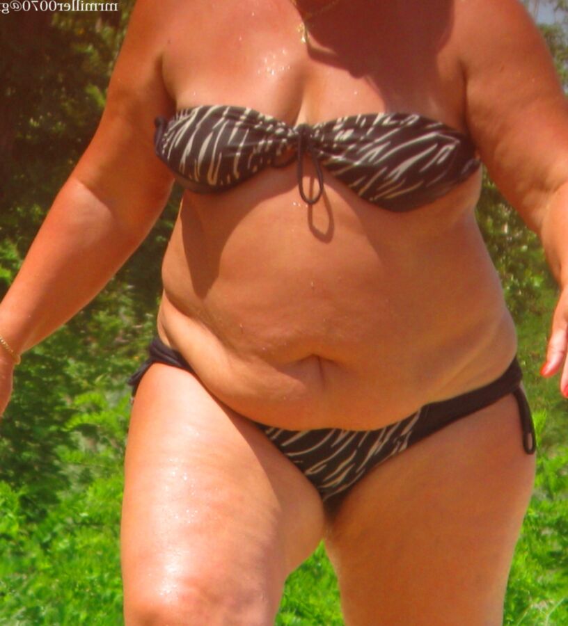HUGE BELLY GRANNIES AND MILF FROM BEACH 16 of 41 pics