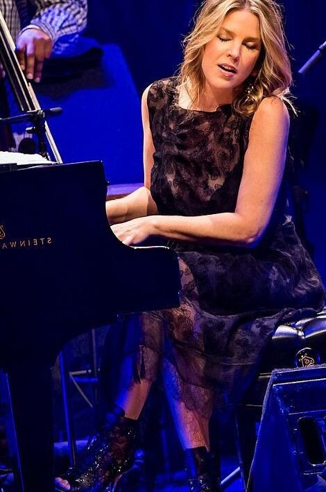 Diana Krall Feet No Nude 24 of 46 pics