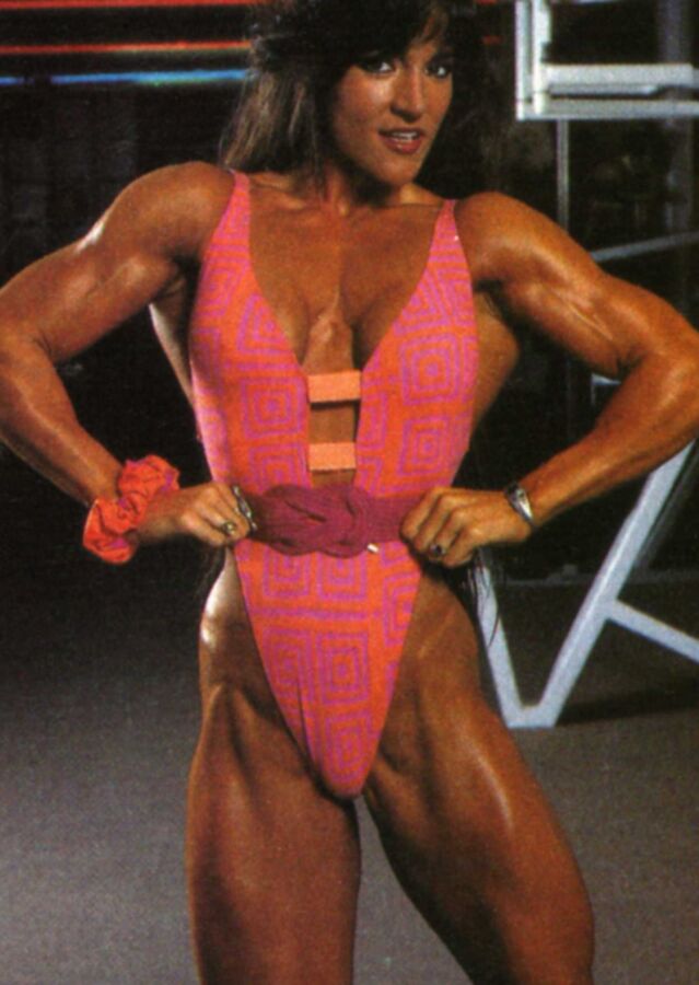 Lisa Lorio! Such a Cute Retro Muscle Beauty! 24 of 42 pics