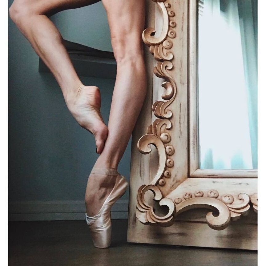 Ballerina Maria Abashova has a FOOT-FETISH  8 of 69 pics