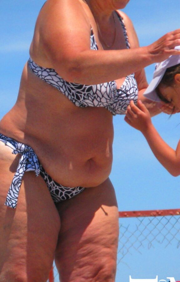 HUGE BELLY GRANNIES AND MILF FROM BEACH 6 of 41 pics