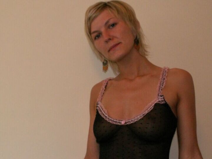 Skinny Sexy Blonde MILF With A Fantastic Body 10 of 247 pics