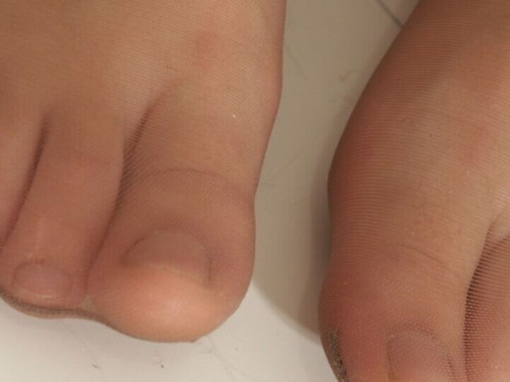 foots in nylon 24 of 24 pics