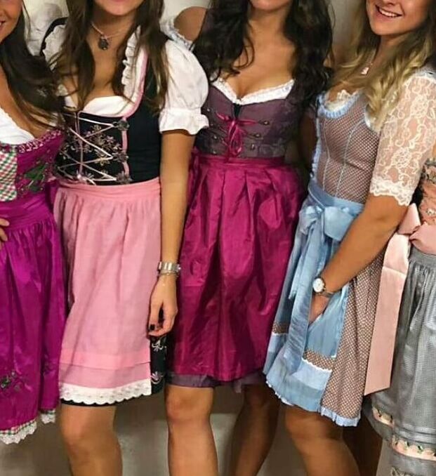 Bekannten Dirndl mix, welche ist die geilste ? Fuer mehr info PM 5 of 49 pics