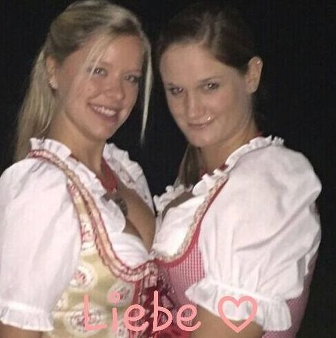 Bekannten Dirndl mix, welche ist die geilste ? Fuer mehr info PM 22 of 49 pics