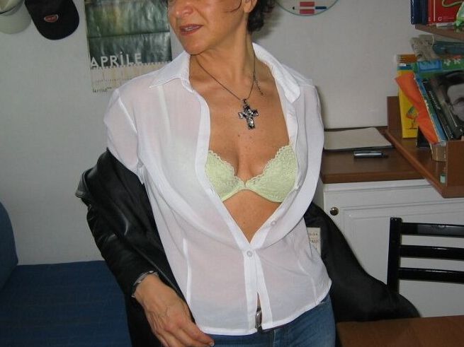 Sexy Mature At Home Stripping 10 of 25 pics