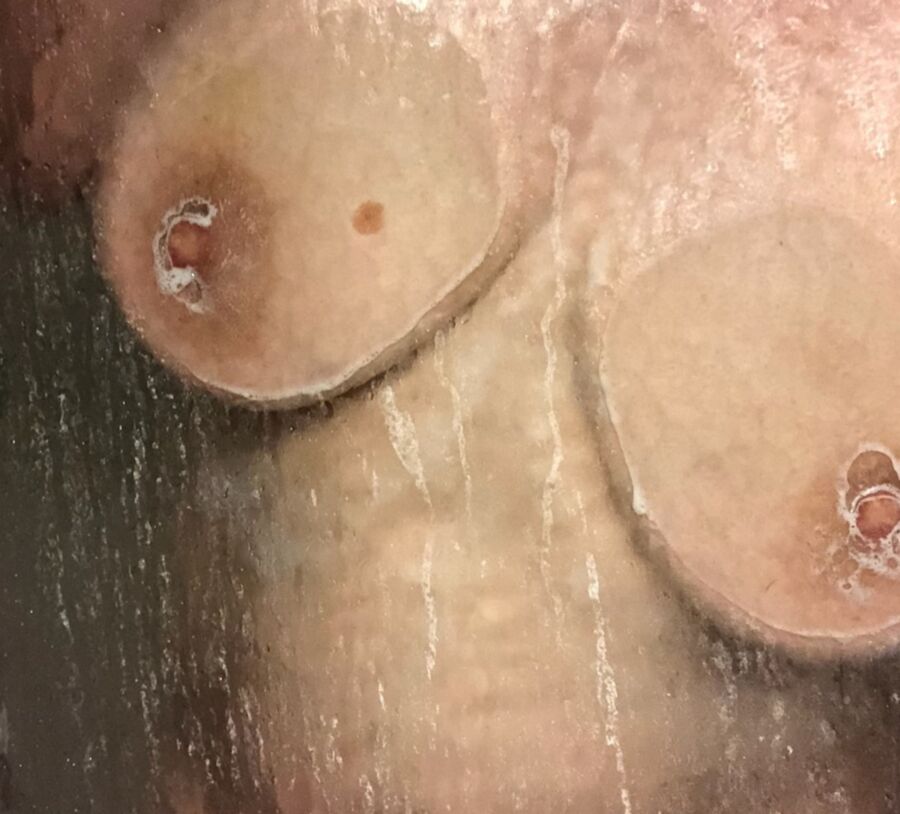 My Sexy MILF Girlfriend Tits on Glass 12 of 19 pics
