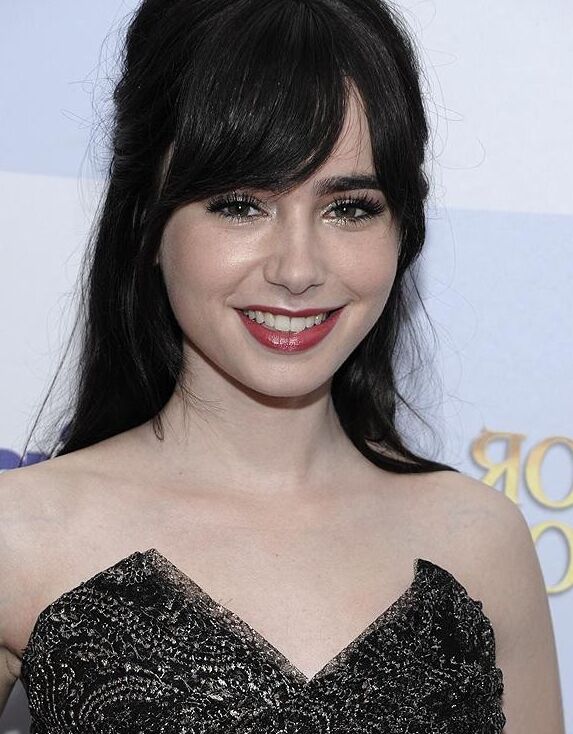 Lily Collins! My Favorite Fairytale Princess! 6 of 23 pics