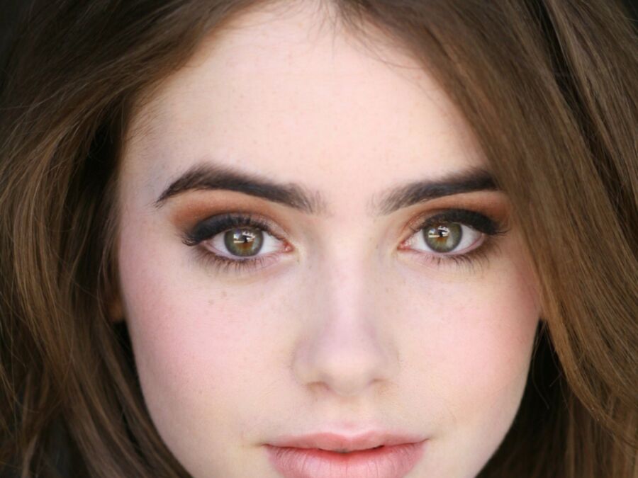 Lily Collins! My Favorite Fairytale Princess! 3 of 23 pics