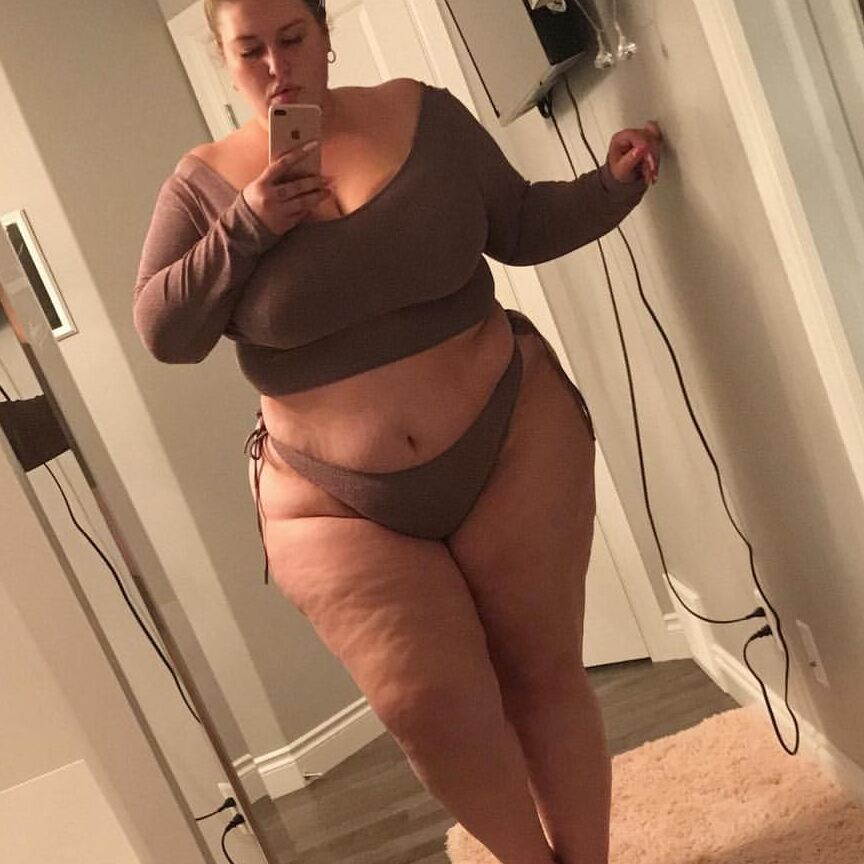 Now THIS is a BBW! 22 of 34 pics