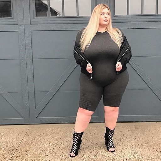 Now THIS is a BBW! 5 of 34 pics