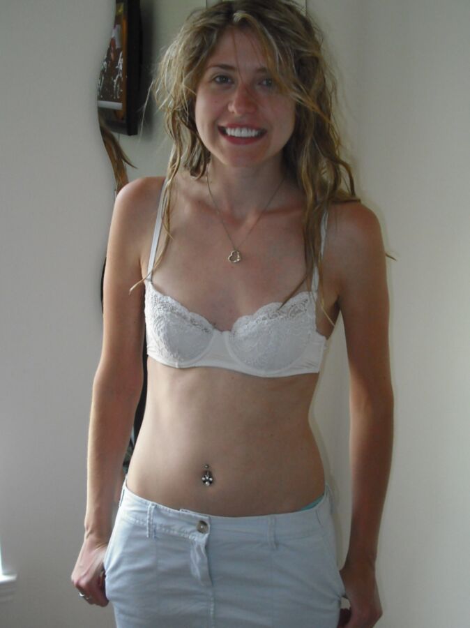 Skinny Flatchested Young MILF Courtney 23 of 1075 pics