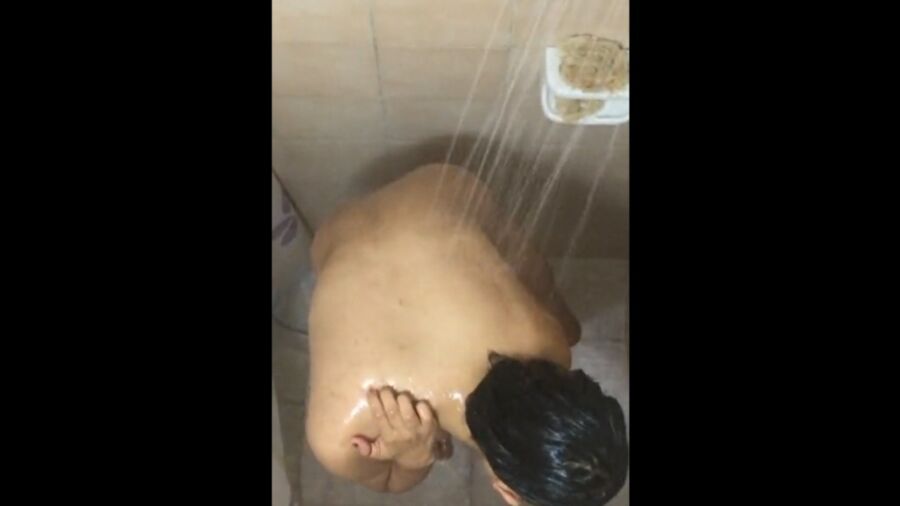 Latina takes a shower 16 of 41 pics