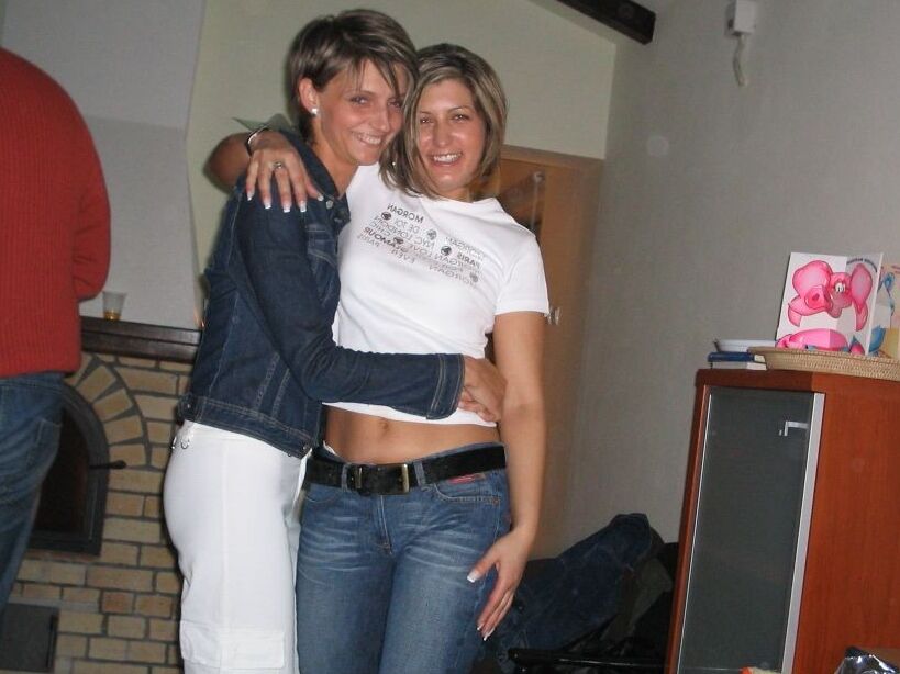 Milfs, Moms, and Grannies Showing Off 14 of 66 pics