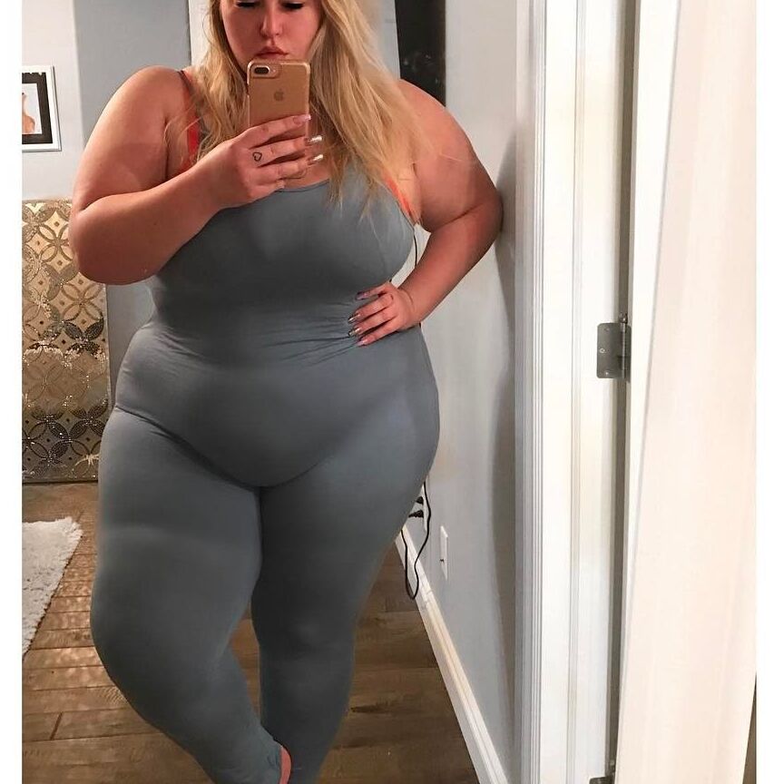 Now THIS is a BBW! 9 of 34 pics