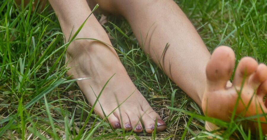 sexy ig model angelic feet in nature 3 of 96 pics