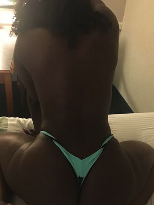 Amateur Black Ladies 8 of 55 pics