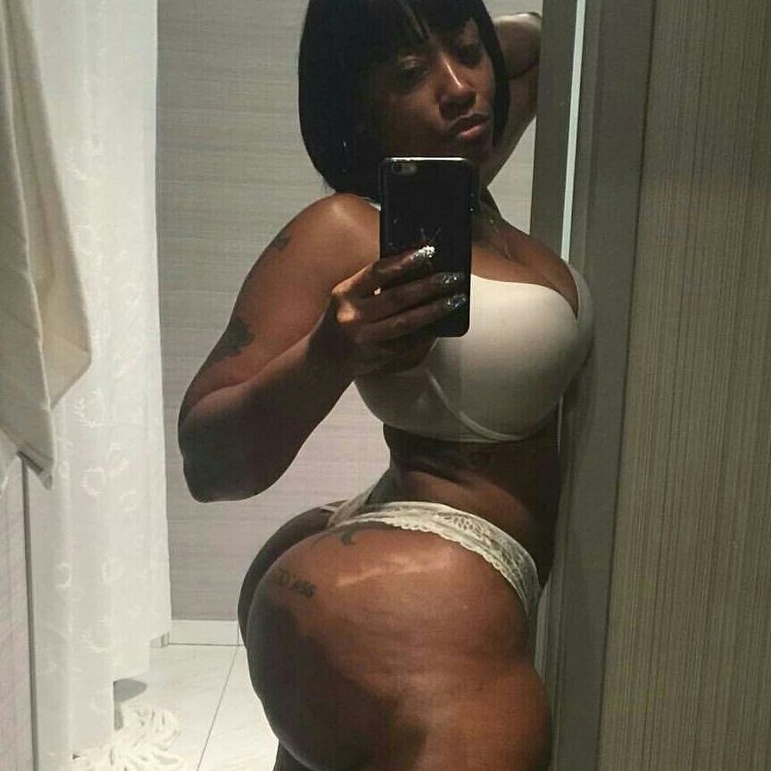 The Queen of Big Black Booty - Cherokee D‘Ass 2 of 16 pics