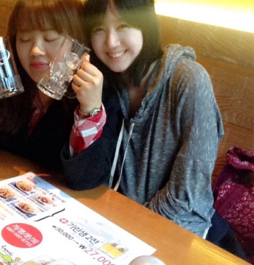 Degrade this Korean mom and daughter- Jihye and Hyemin 7 of 12 pics