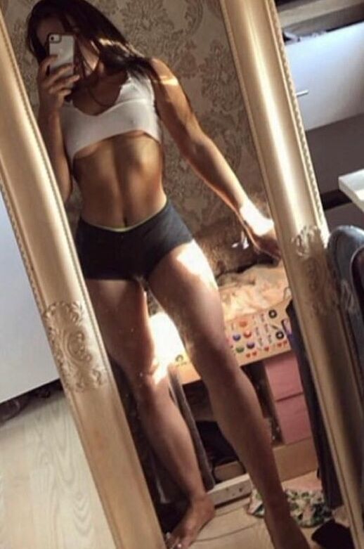 Muscular teen Kayleigh will crush you with her massive thighs 10 of 24 pics