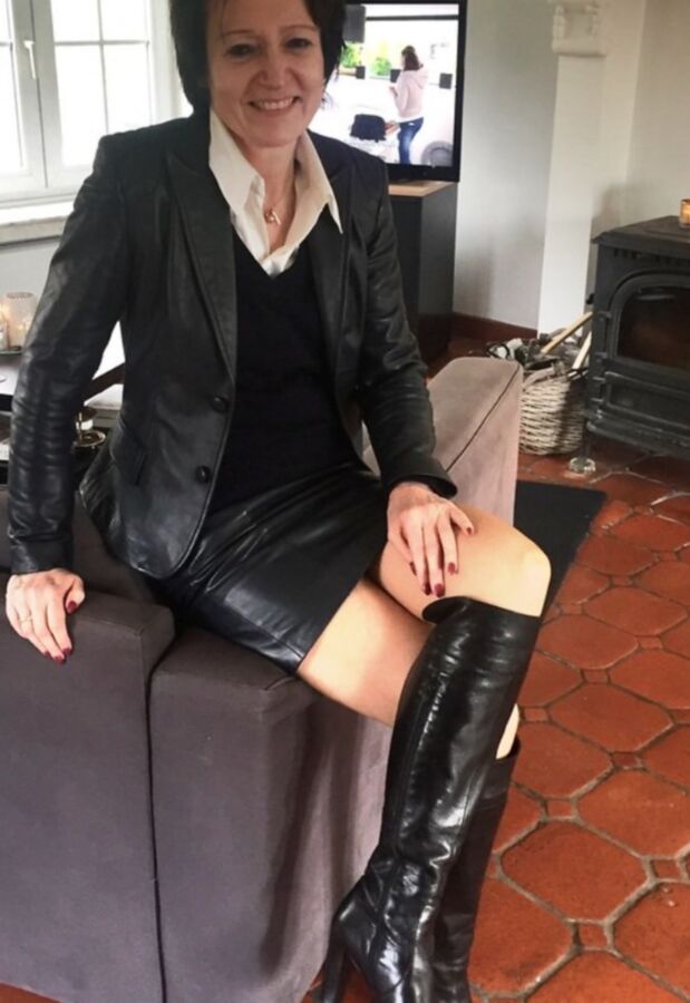 Beautiful mature Lady in leather and boots 2 of 24 pics