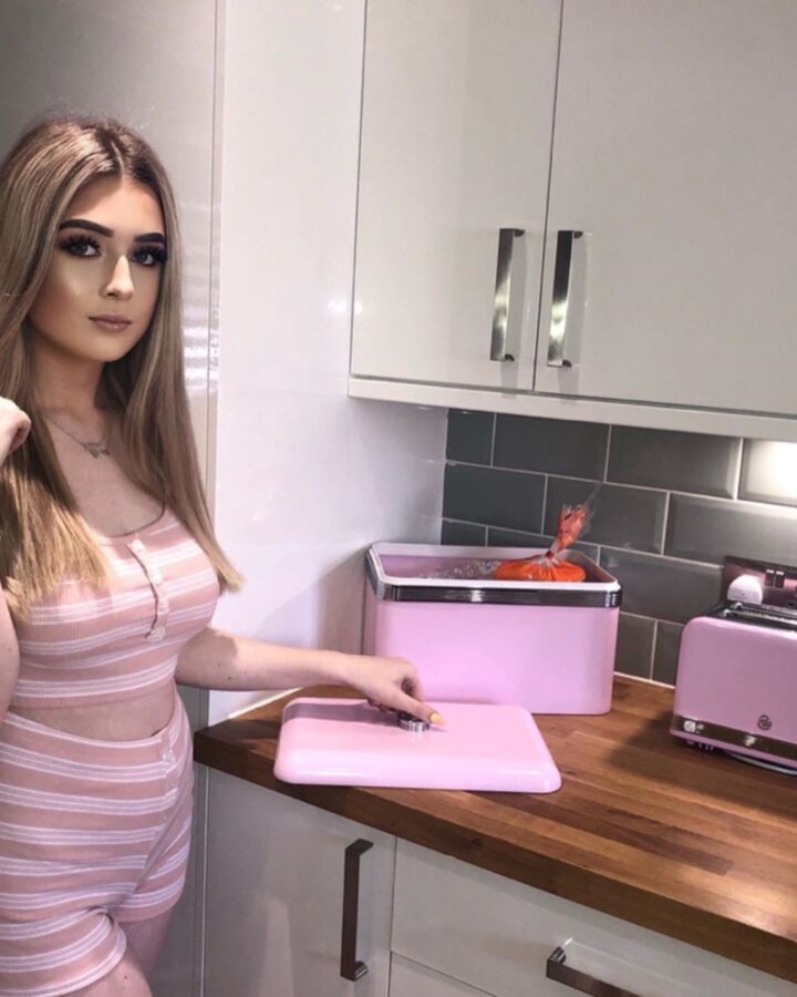 Insolent Chav Trash Chelsea! SLAG! TITS! ABUSE! COMMENTS!  15 of 200 pics