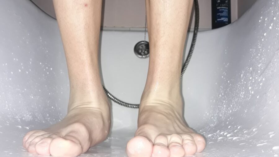 My Wet Flat Feet Posing 8 of 14 pics