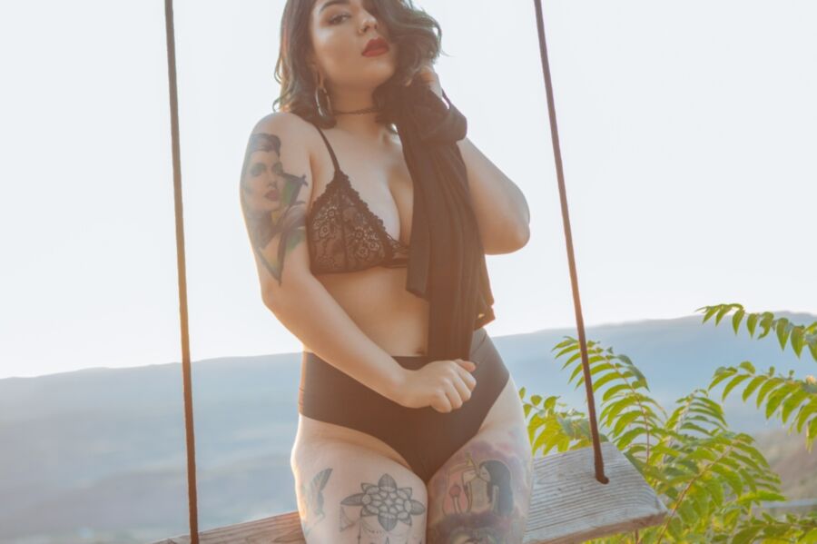 Suicide Girls - Synthee - Sunrise Swing 11 of 46 pics