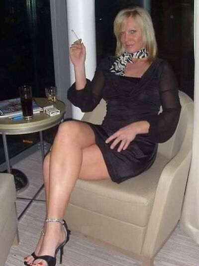 More sexy mature ladies to entertain you! 6 of 138 pics