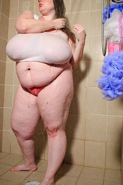 Anorei Collins in shower 2 of 16 pics