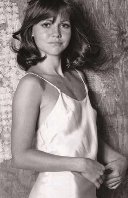 Sally Field 8 of 20 pics