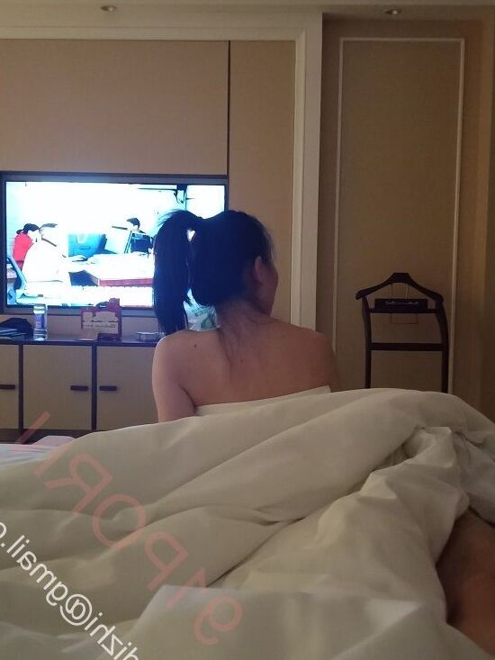 Chinese Girlfriend Fucking for Money in a Hotel  8 of 38 pics